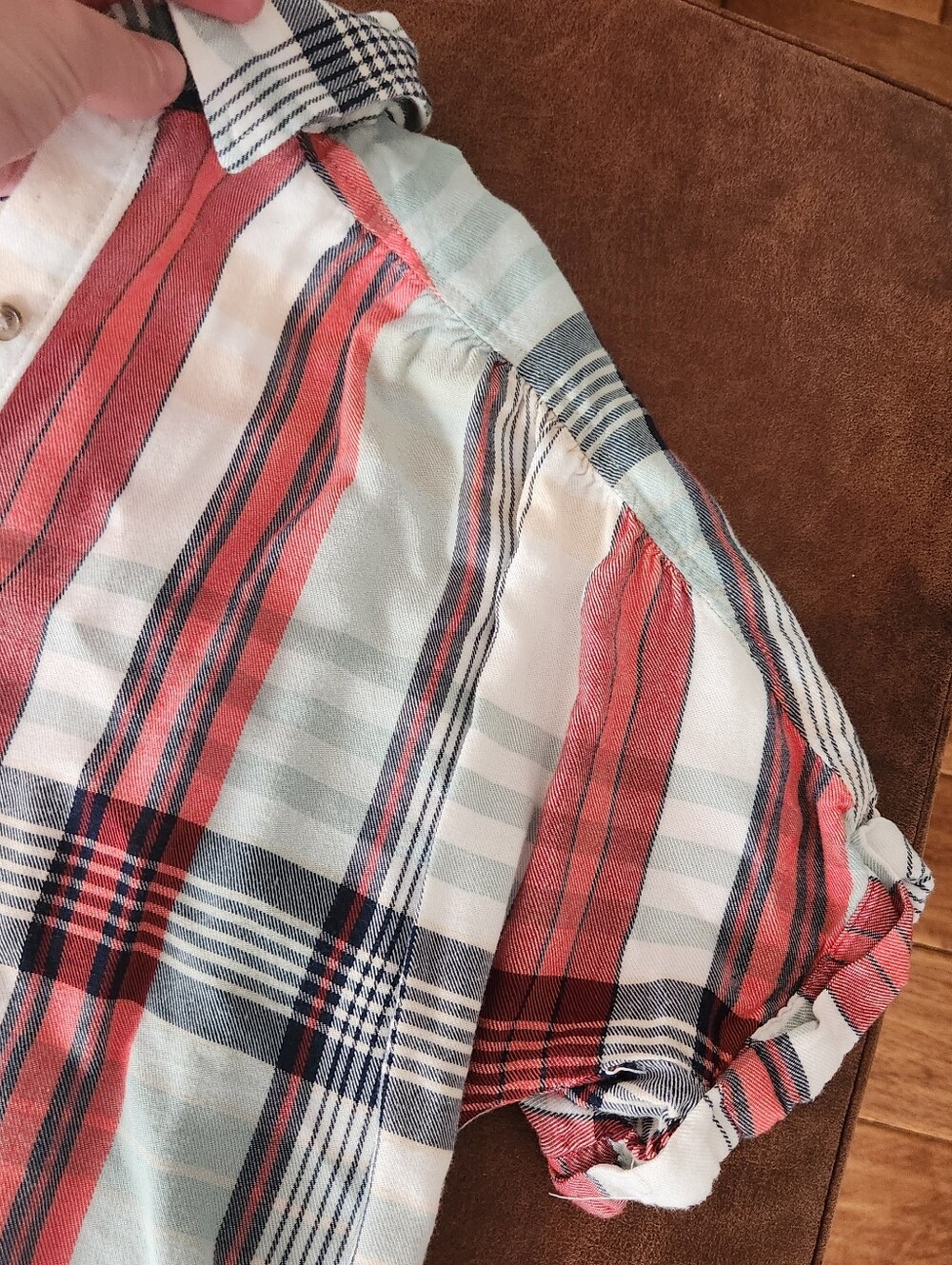 Universal Threads Lightweight Plaid Button-Up Shirt in Coral and Mint - Picture 2 of 5